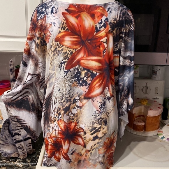 A womens Blue Mood casual dohlman sleeve floral stretch plus size top 2x - Picture 2 of 3